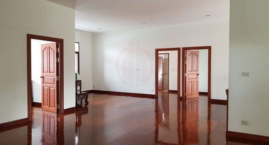 Haus zur Miete mit 6 Zimmer in Suan Luang, Bangkok