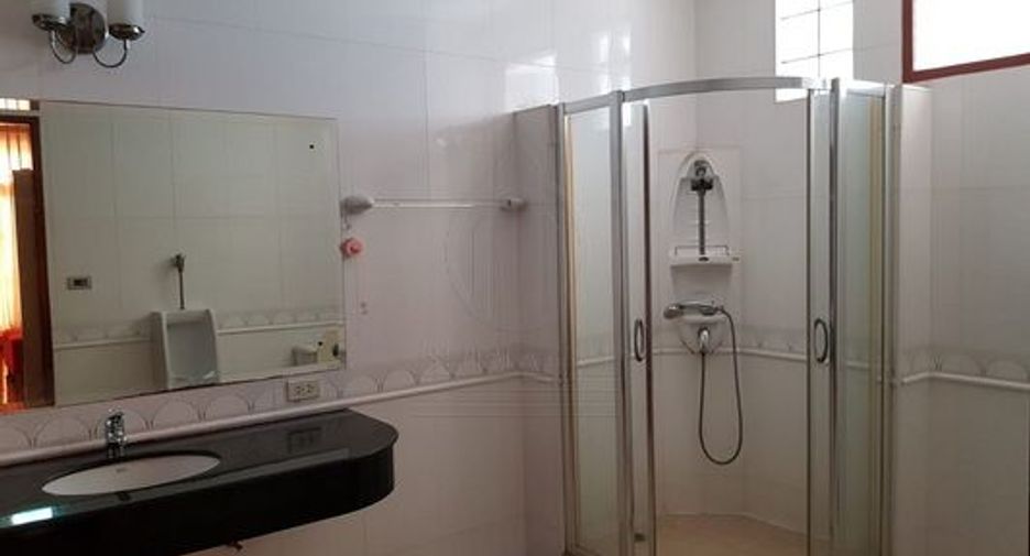 Haus zur Miete mit 6 Zimmer in Suan Luang, Bangkok