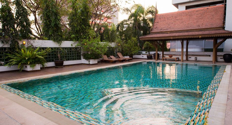 For rent 6 bedrooms condo in Sathon, Bangkok
