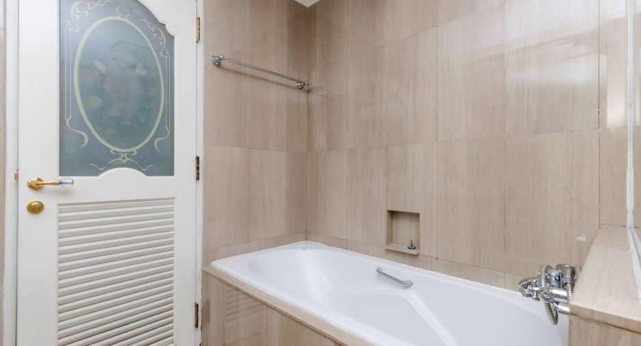 Condo en alquiler y en venta de 3 habitaciones en Pathum Wan, Bangkok