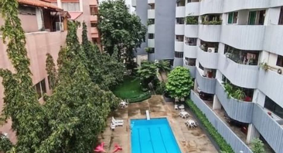For sale 4 bedrooms condo in Khlong Toei, Bangkok
