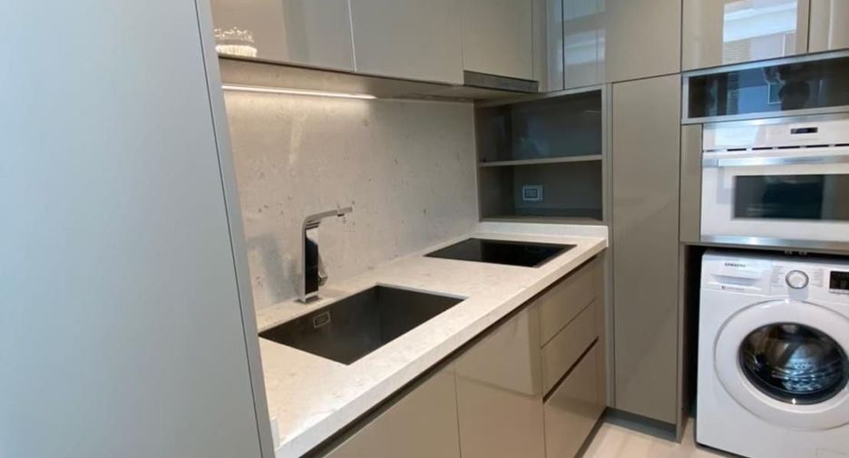 For sale 1 bed condo in Khlong Toei, Bangkok