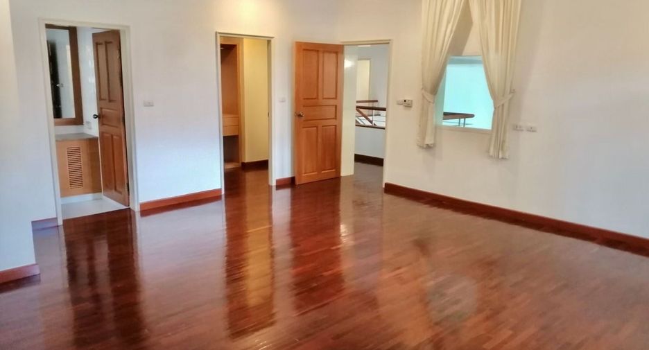 For rent and for sale 4 bed house in Pak Kret, Nonthaburi