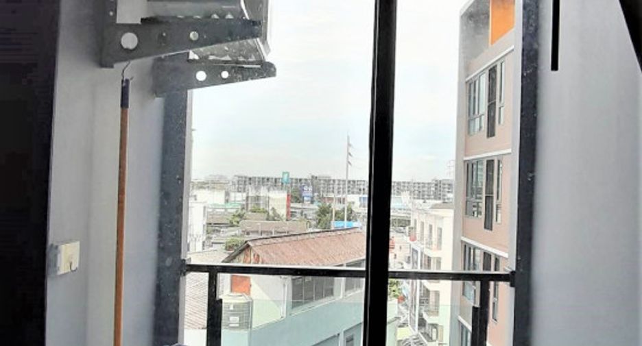 For sale 1 bed condo in Min Buri, Bangkok