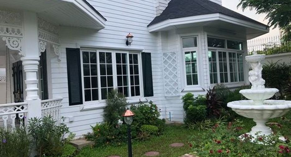 For sale 4 ベッドルーム house in Bang Na, Bangkok