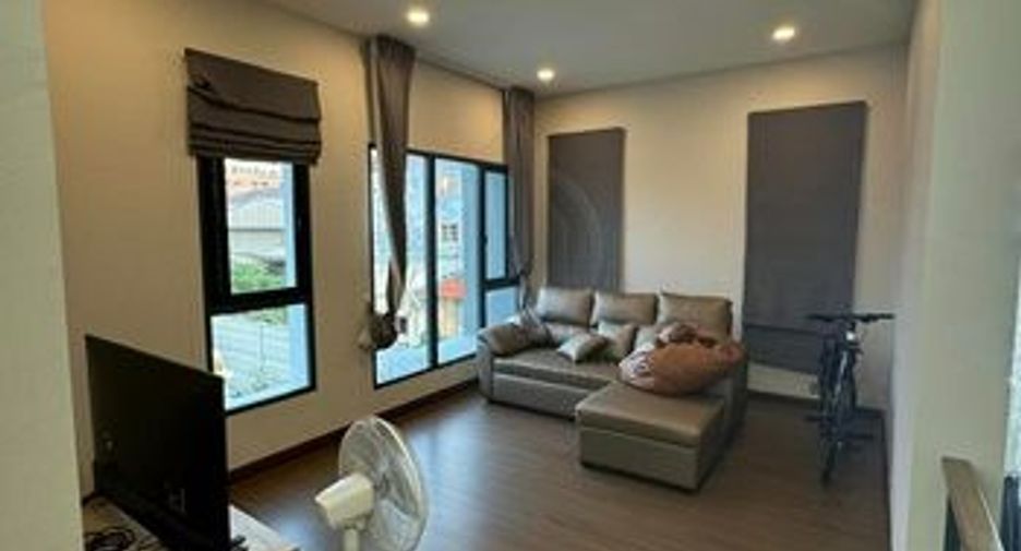 Haus zur Miete und zum Kauf mit 4 Zimmer in Prawet, Bangkok