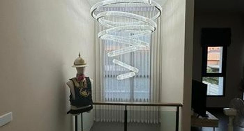 Haus zur Miete und zum Kauf mit 4 Zimmer in Prawet, Bangkok