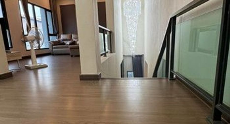 Haus zur Miete und zum Kauf mit 4 Zimmer in Prawet, Bangkok
