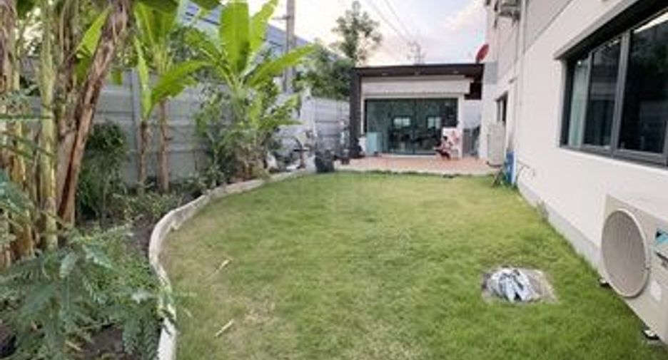 Haus zur Miete und zum Kauf mit 4 Zimmer in Prawet, Bangkok