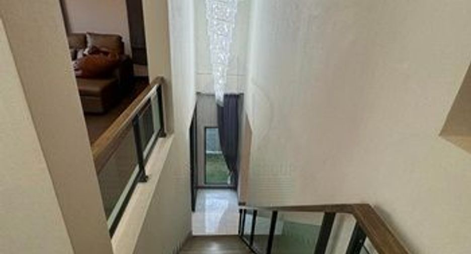 Haus zur Miete und zum Kauf mit 4 Zimmer in Prawet, Bangkok