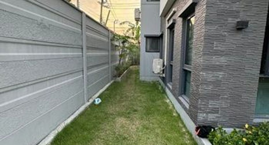 Haus zur Miete und zum Kauf mit 4 Zimmer in Prawet, Bangkok