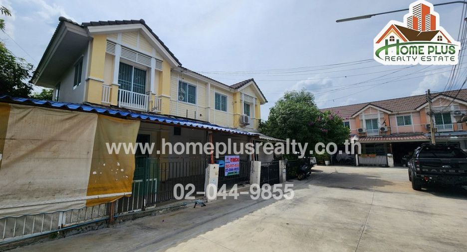 For sale 4 bedrooms townhouse in Mueang Pathum Thani, Pathum Thani