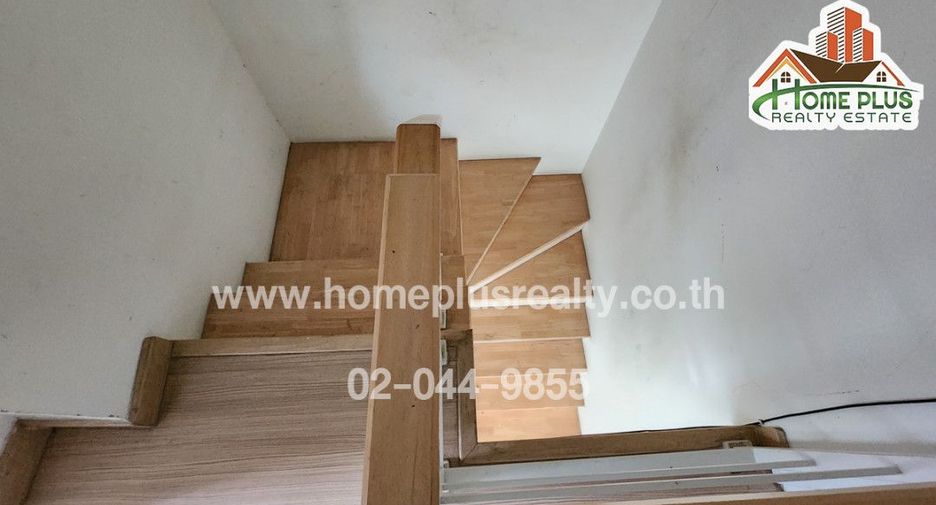 For sale 4 bedrooms townhouse in Mueang Pathum Thani, Pathum Thani