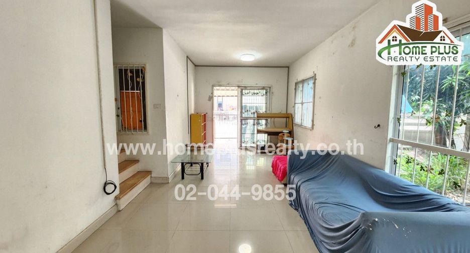 For sale 4 bedrooms townhouse in Mueang Pathum Thani, Pathum Thani