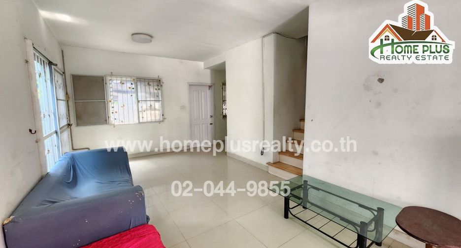For sale 4 bedrooms townhouse in Mueang Pathum Thani, Pathum Thani