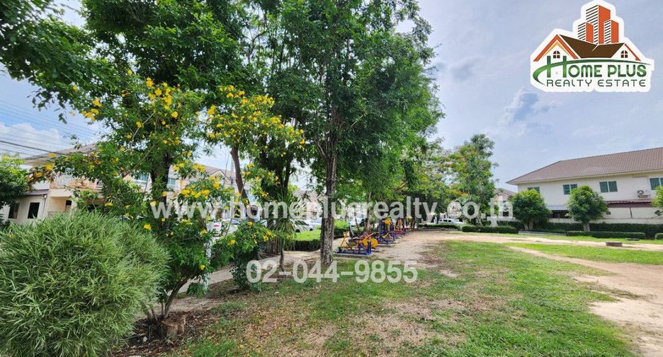 For sale 4 bedrooms townhouse in Mueang Pathum Thani, Pathum Thani