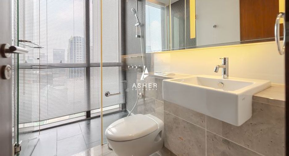 For rent 3 bedrooms condo in Pathum Wan, Bangkok