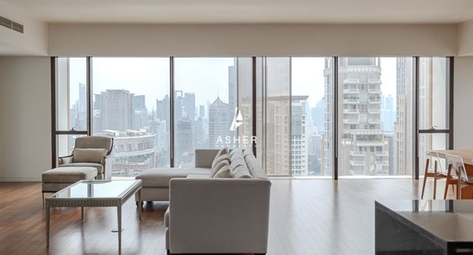 For rent 3 bedrooms condo in Pathum Wan, Bangkok
