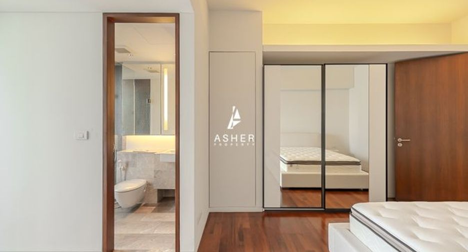 For rent 3 bedrooms condo in Pathum Wan, Bangkok