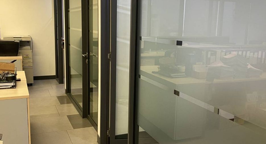 For sale 5 bedrooms office in Watthana, Bangkok