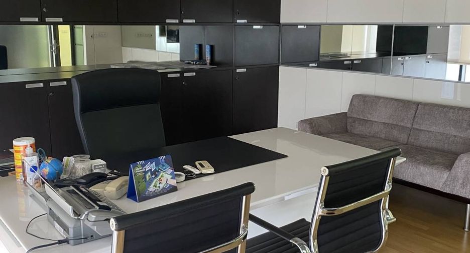 For sale 5 bedrooms office in Watthana, Bangkok