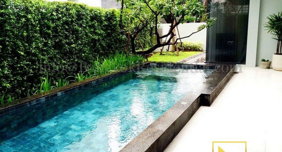 For rent and for sale 4 bed house in Wang Thonglang, Bangkok