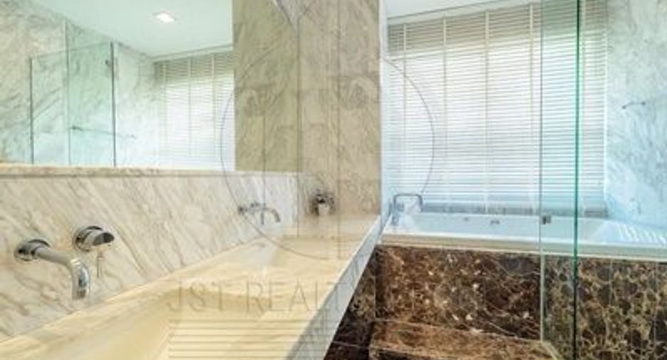 For rent 2 ベッドルーム condo in Watthana, Bangkok