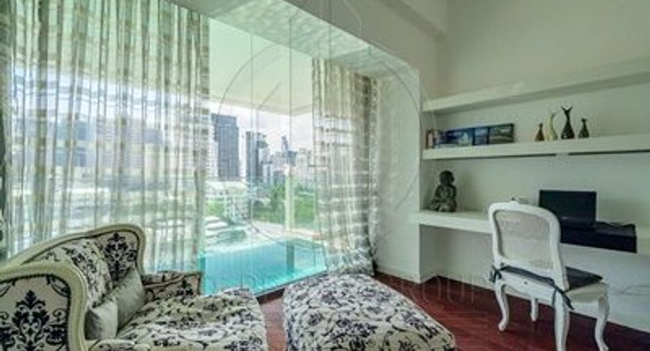 For rent 2 ベッドルーム condo in Watthana, Bangkok