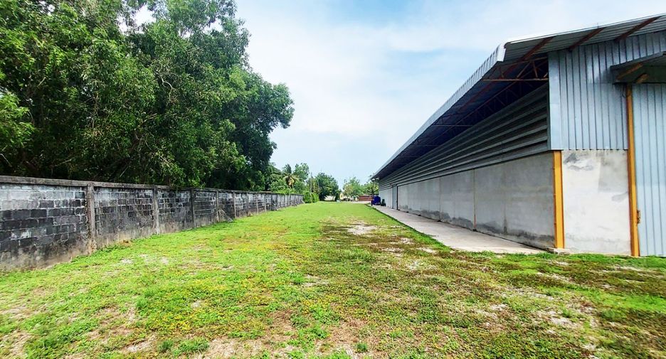 For sale 6 bedrooms retail Space in Klaeng, Rayong