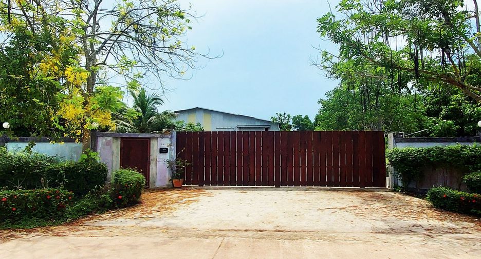 For sale 6 bedrooms retail Space in Klaeng, Rayong