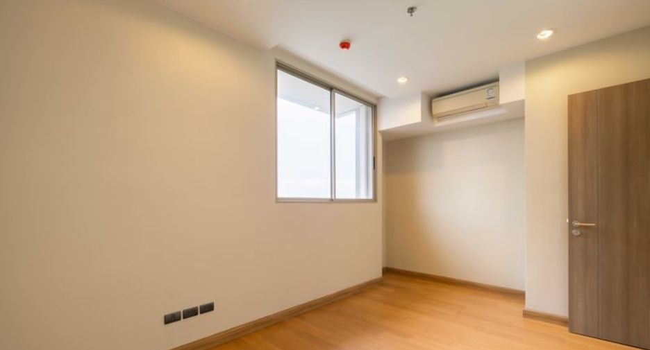 Condo en venta de 2 habitaciones en Si Racha, Chonburi