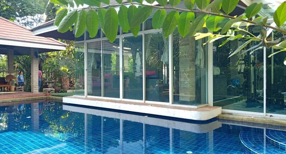 For rent and for sale 3 bed house in Bang Na, Bangkok