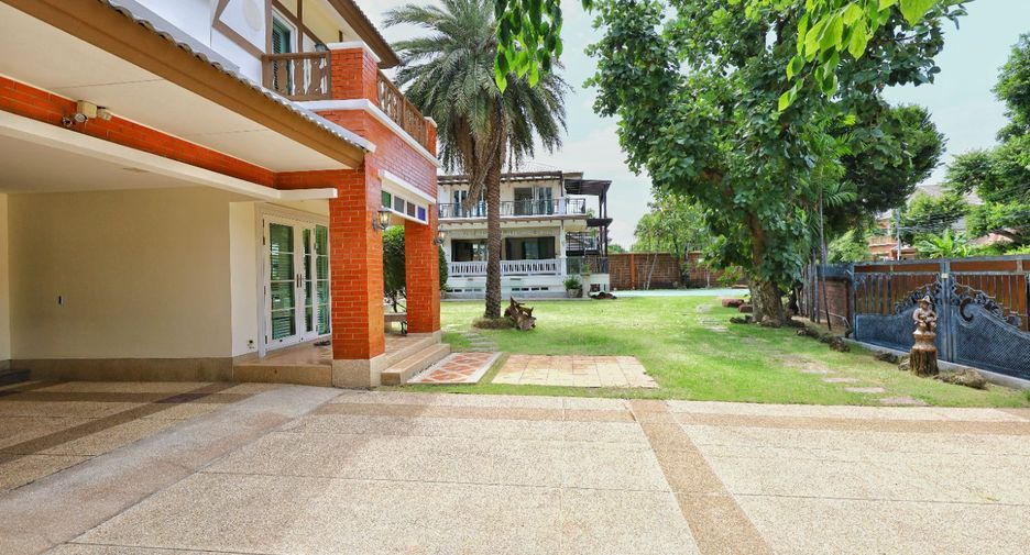 For sale 6 Beds house in Pak Kret, Nonthaburi