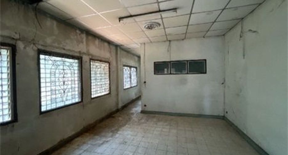 For sale 1 bed townhouse in Mueang Suphanburi, Suphan Buri