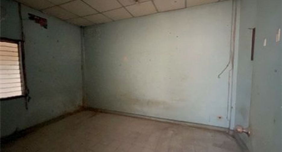 For sale 1 bed townhouse in Mueang Suphanburi, Suphan Buri