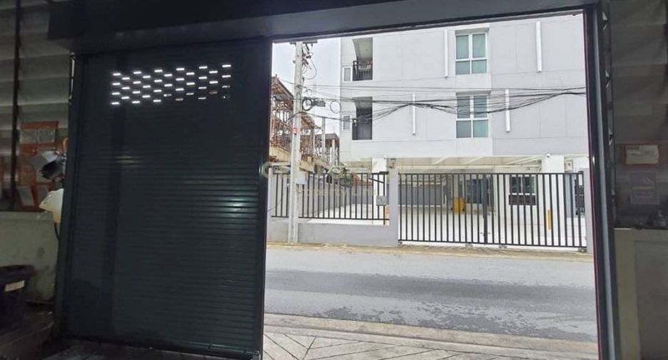 For rent warehouse in Huai Khwang, Bangkok