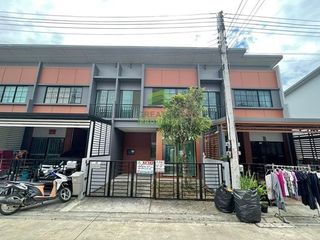 For sale 3 bedrooms townhouse in Bang Pa-in, Phra Nakhon Si Ayutthaya