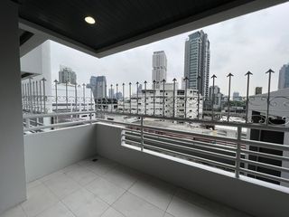 For rent 3 ベッドルーム condo in Khlong Toei, Bangkok