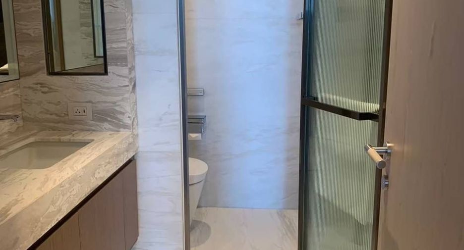 For rent 1 bed condo in Pathum Wan, Bangkok