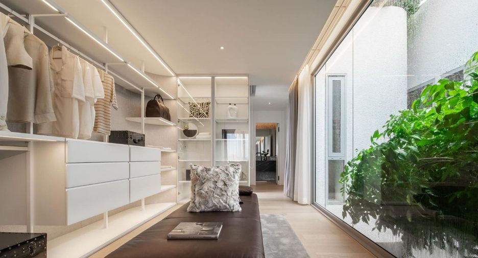 For sale 4 bedrooms house in Prawet, Bangkok