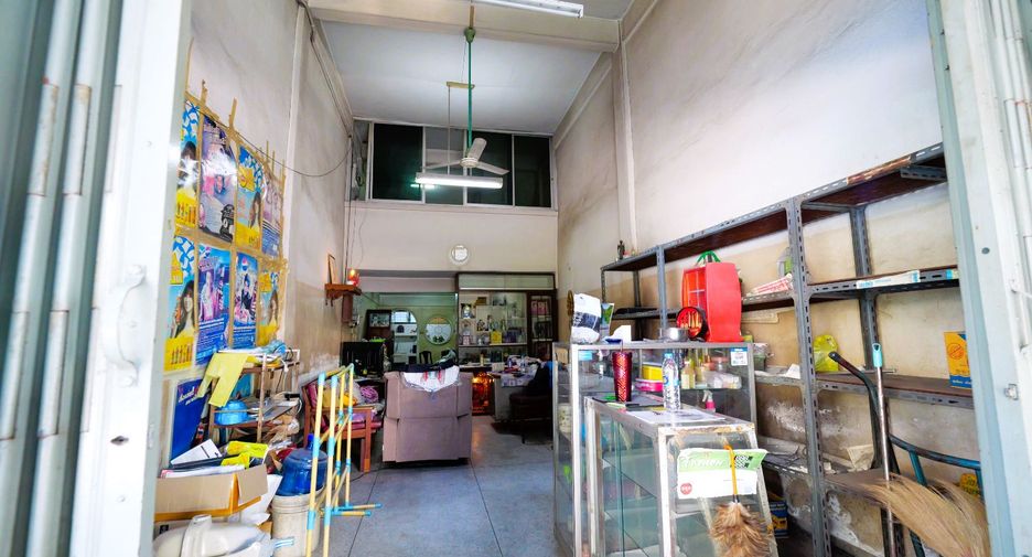 For sale retail Space in Bang Phlat, Bangkok