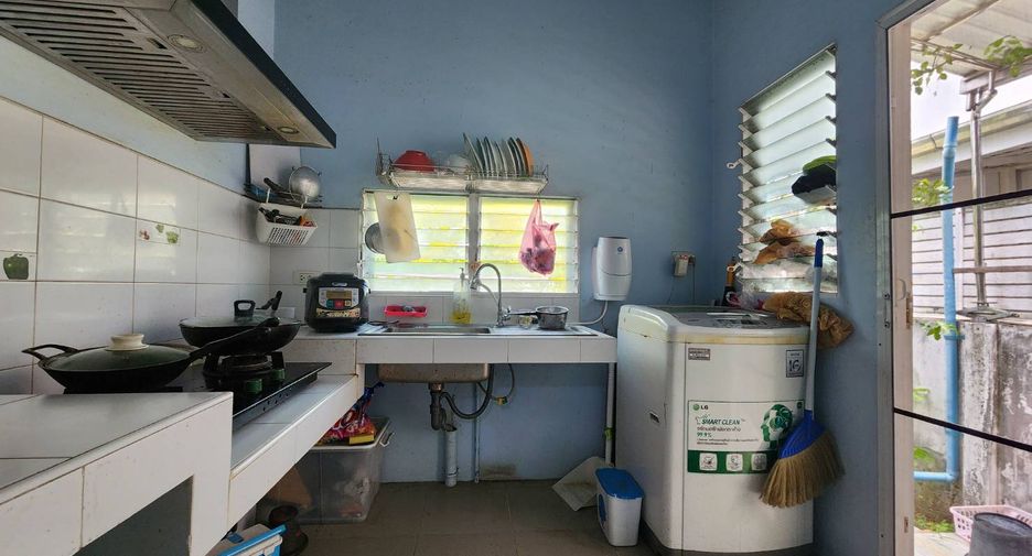 For sale 4 bedrooms house in Phra Samut Chedi, Samut Prakan