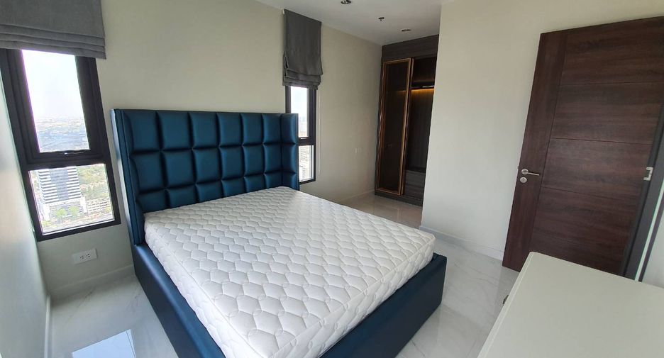 For sale 3 bedrooms condo in Watthana, Bangkok