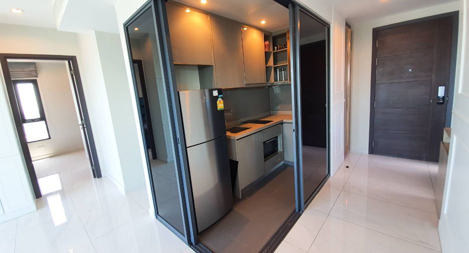 For sale 3 bedrooms condo in Watthana, Bangkok