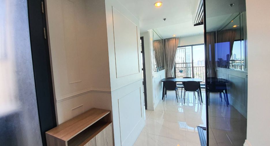 For sale 3 bedrooms condo in Watthana, Bangkok