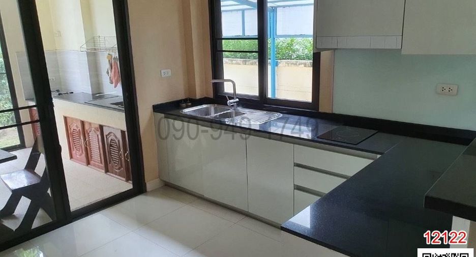For rent 5 bedrooms house in Mueang Nonthaburi, Nonthaburi