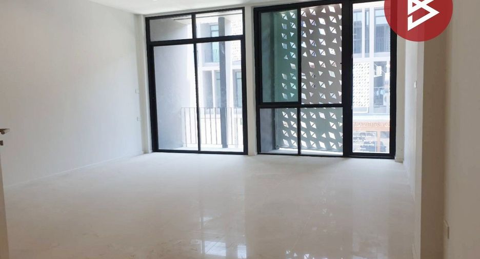 For sale 2 Beds retail Space in Mueang Nakhon Pathom, Nakhon Pathom