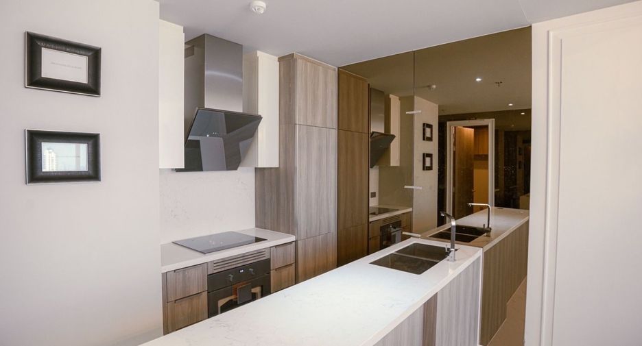 Condo en alquiler de 3 habitaciones en Khlong Toei, Bangkok