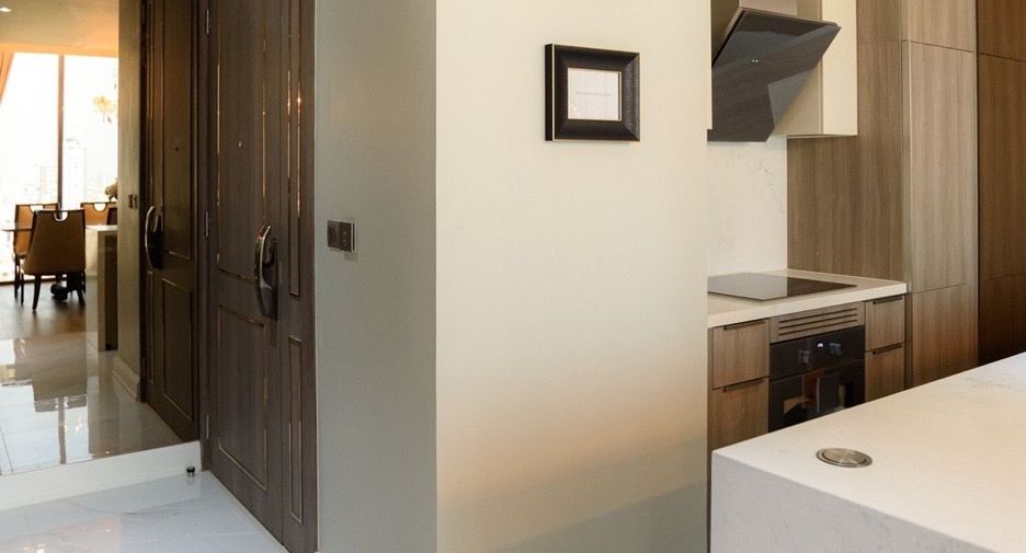 Condo en alquiler de 3 habitaciones en Khlong Toei, Bangkok