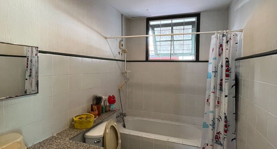 Haus zum Kauf mit 4 Zimmer in Sai Mai, Bangkok